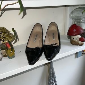 MANOLO BLAHNIK KITTEN POINT HEEL